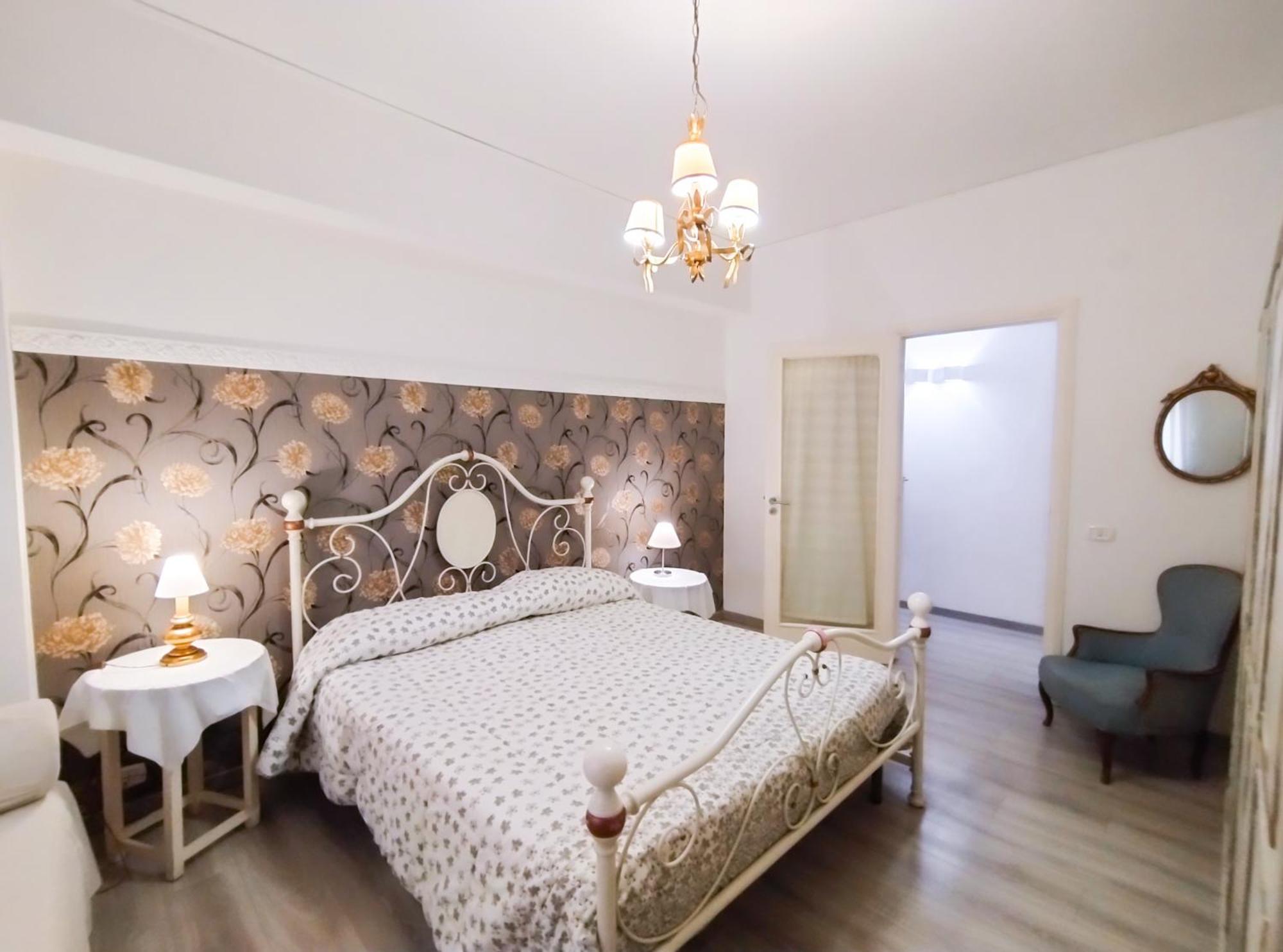 Casa Alessandro Casa Maria Francesca Наполи Екстериор снимка